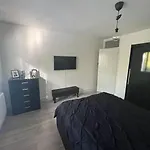 1-Bed Apartment W/ Electric Fireplace