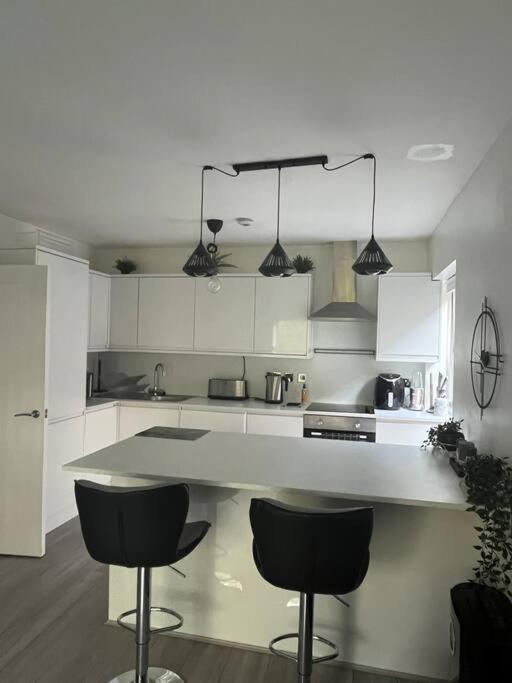 Appartamento 1-bed W/ Electric Fireplace